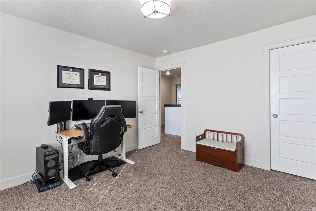 ELLIES LANDING - Residential Lease