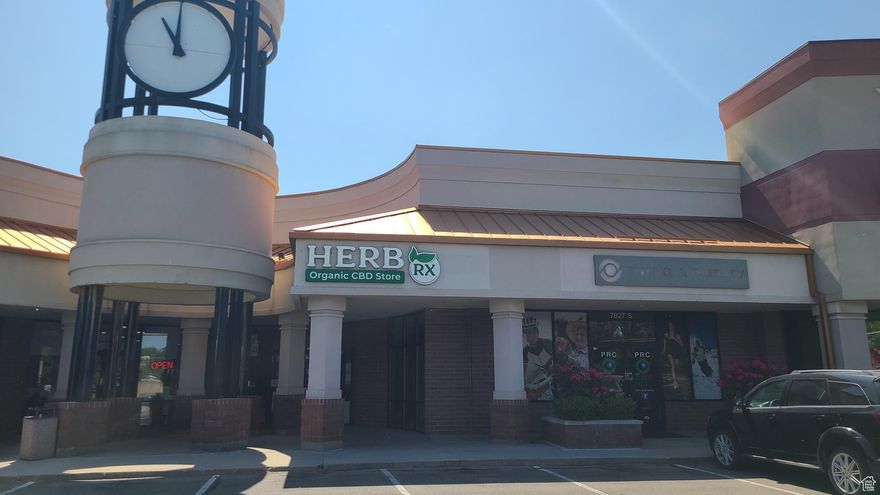 Unit 7825: 1,200 SF For Sublease: LED 3/31/2029 Crown & Pylon Signage Available Easy Access to I-215 Ample Parking High Visibility on Highland Drive Year Built: 2002 High Income Trade Area CAMS: $4.45 PSF Annually Co-Tenants include: Pizza Hut, Title Boxing, Galaxy Nail & Spa, Photopia, Little Gym, Zafaren Cafe, & Leverage Fitness Solutions