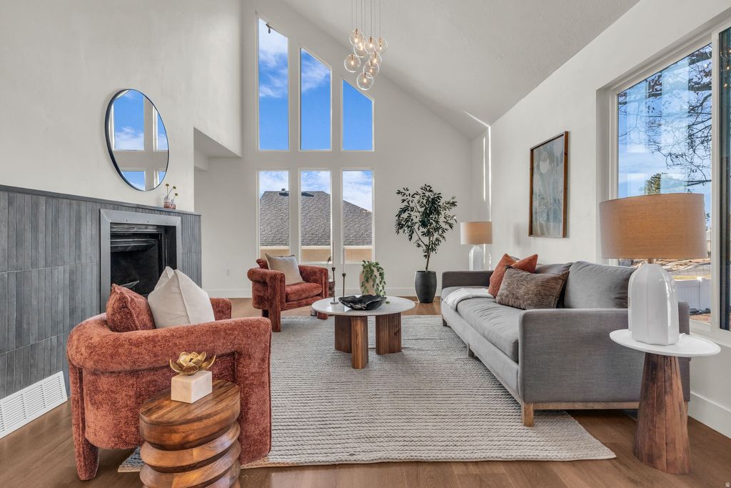 Photo of 2250 E HIGH MOUNTAIN DR S, Sandy, UT 84092 (MLS # 2131547)