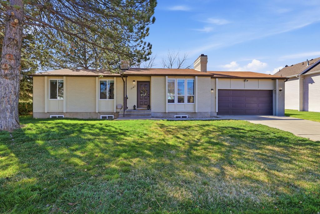 Photo of 1147 W 25 S, Clearfield, UT 84015 (MLS # 2144842)