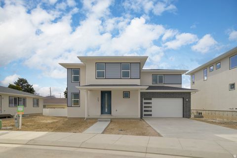 Photo of 228 W WATERSTONE CIR #10, Murray, UT 84107 (MLS # 2140563)
