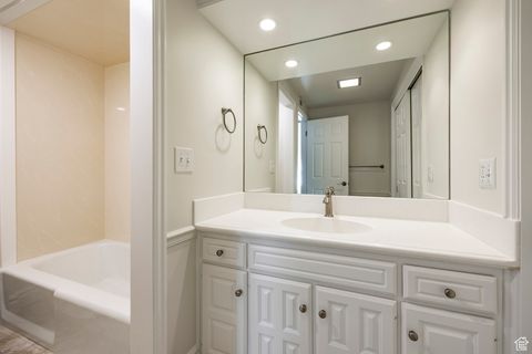 Tiny photo for 388 QUAIL RUN RD, Farmington, UT 84025 (MLS # 2119237)