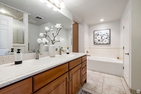 Tiny photo for 388 QUAIL RUN RD, Farmington, UT 84025 (MLS # 2119237)
