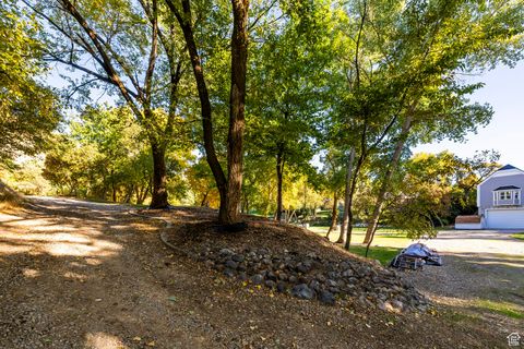 Tiny photo for 388 QUAIL RUN RD, Farmington, UT 84025 (MLS # 2119237)