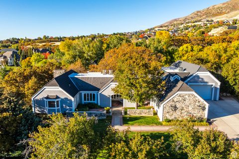 Photo of 388 QUAIL RUN RD, Farmington, UT 84025 (MLS # 2119237)