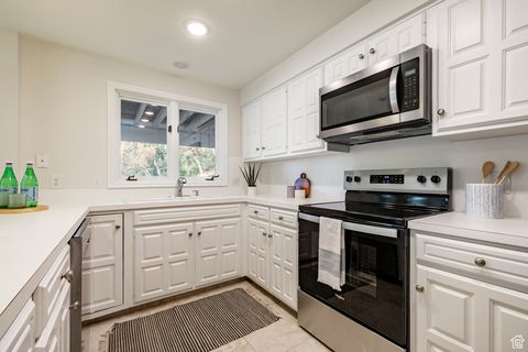 Tiny photo for 388 QUAIL RUN RD, Farmington, UT 84025 (MLS # 2119237)
