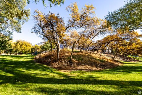 Tiny photo for 388 QUAIL RUN RD, Farmington, UT 84025 (MLS # 2119237)