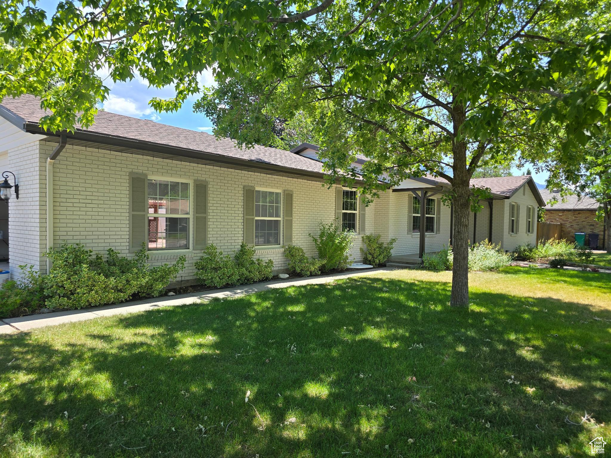 WILLOW CREEK TERRACE #4 - Residential