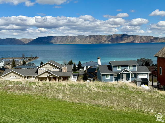 HV LAKEVIEW CONDO #1 - Residential