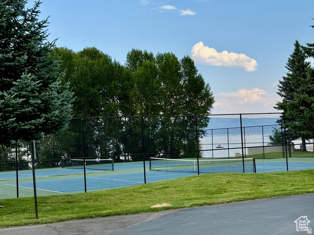 HV LAKEVIEW CONDO #1 - Residential