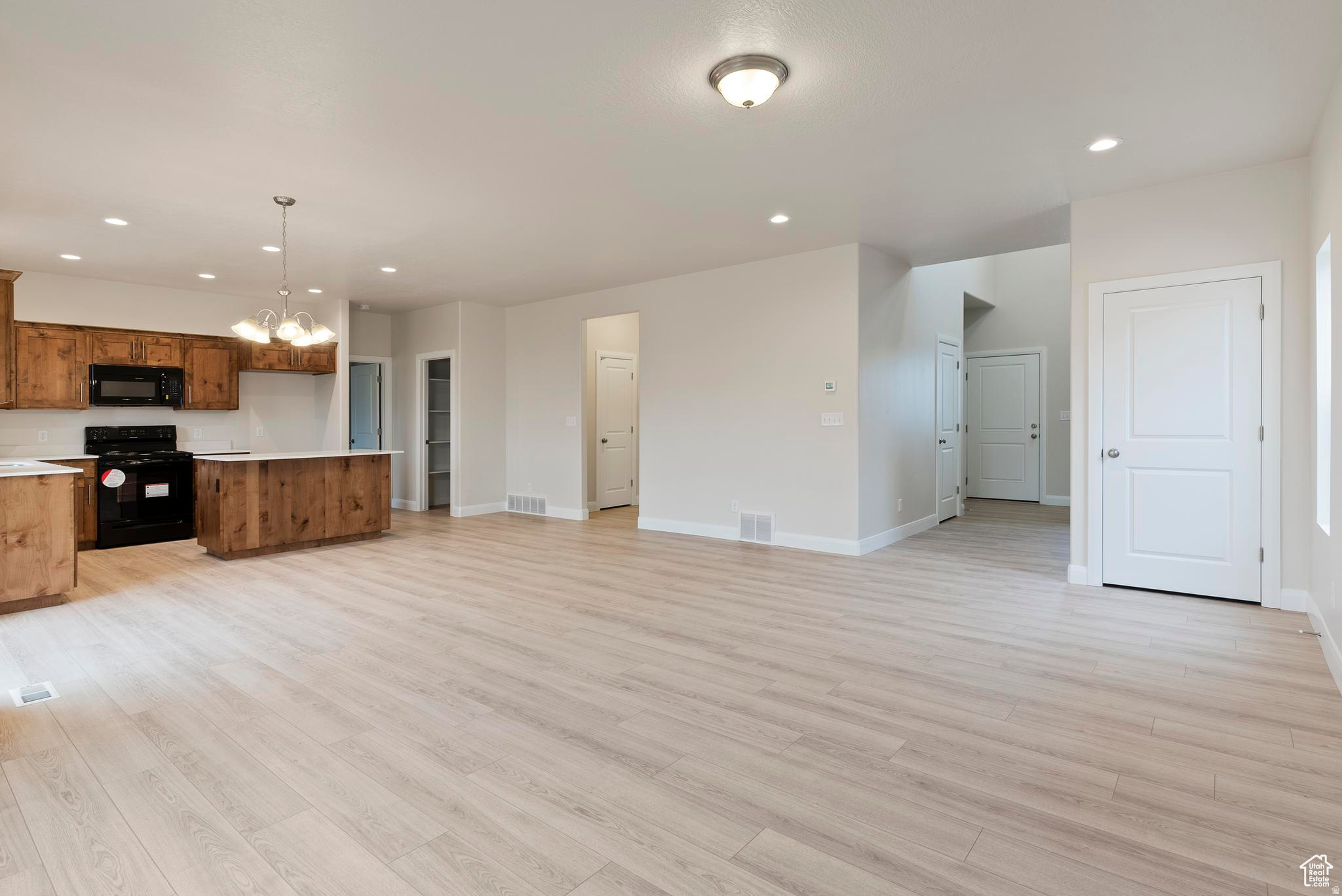 THE HILLS - Residential