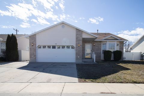 Tiny photo for 1173 W WIMBLEDON RIDGE LN S, West Jordan, UT 84084 (MLS # 2139969)