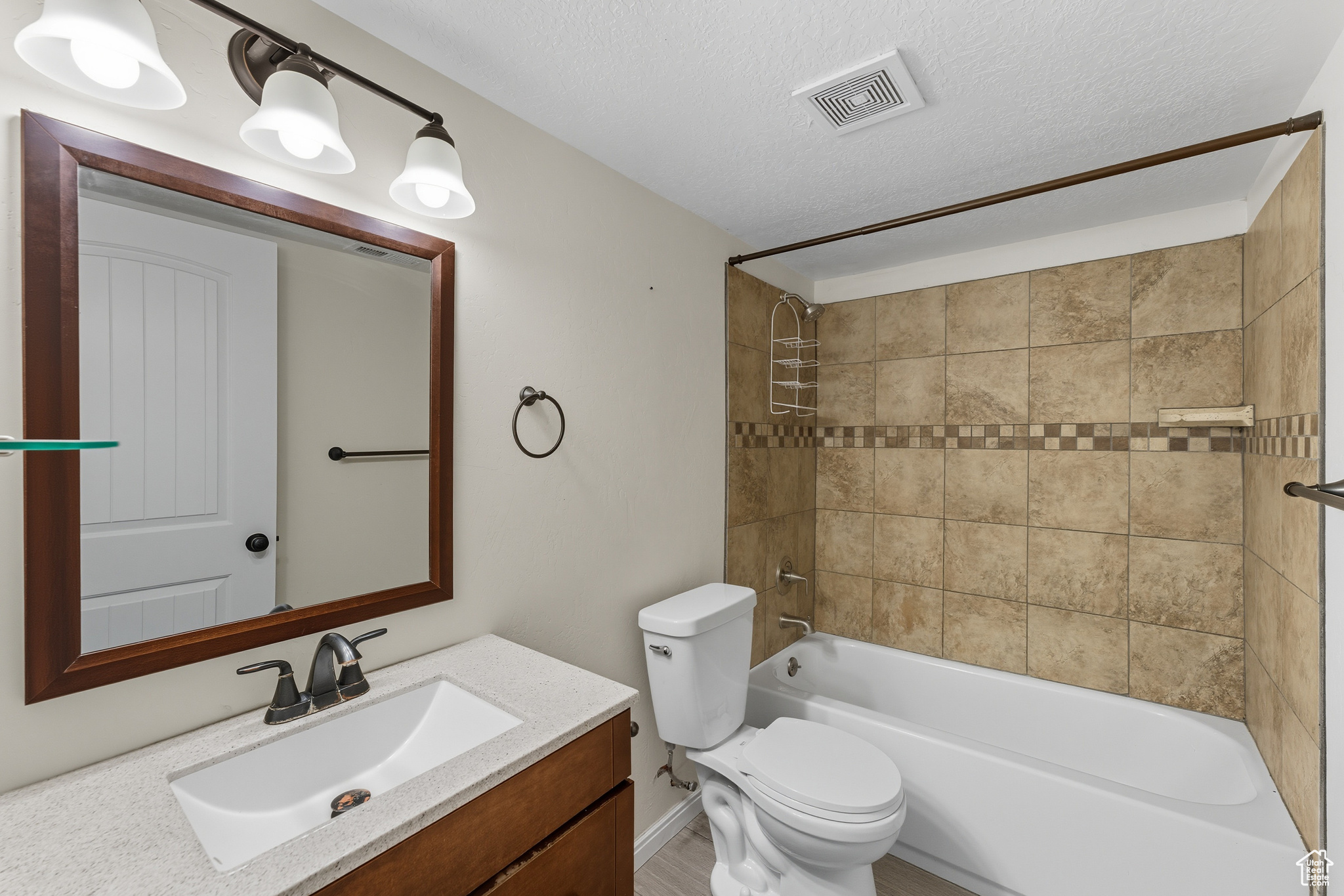 HILL CREST - Residential Lease