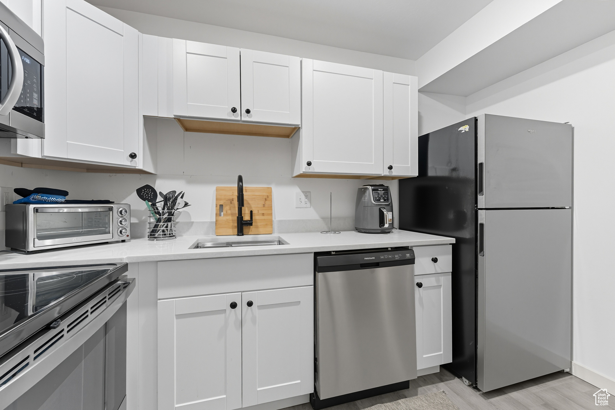 HILL CREST - Residential Lease