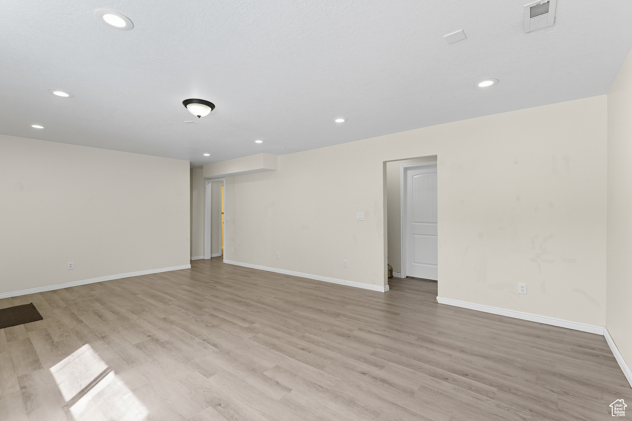 HILL CREST - Residential Lease