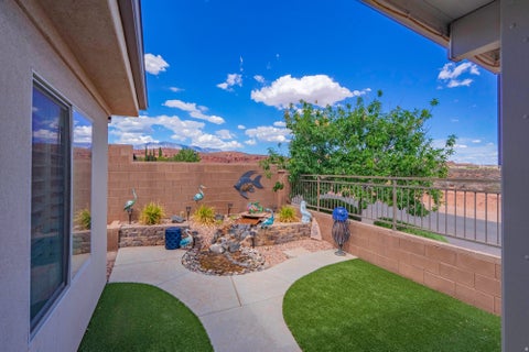 Tiny photo for 1068 N LESA LN, Washington, UT 84780 (MLS # 2180644)
