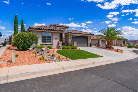Tiny photo for 1068 N LESA LN, Washington, UT 84780 (MLS # 2180644)