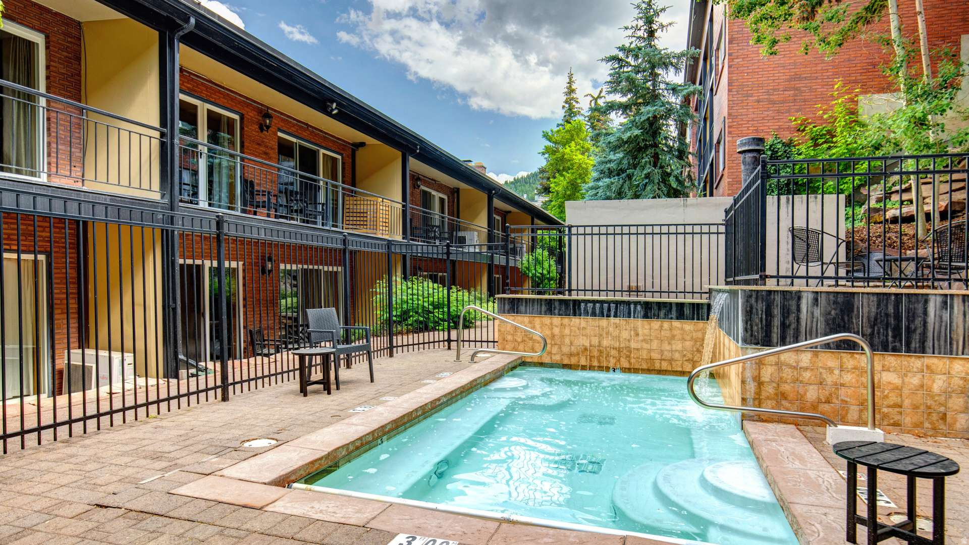 TREASURE MOUNTAIN INN - Residential