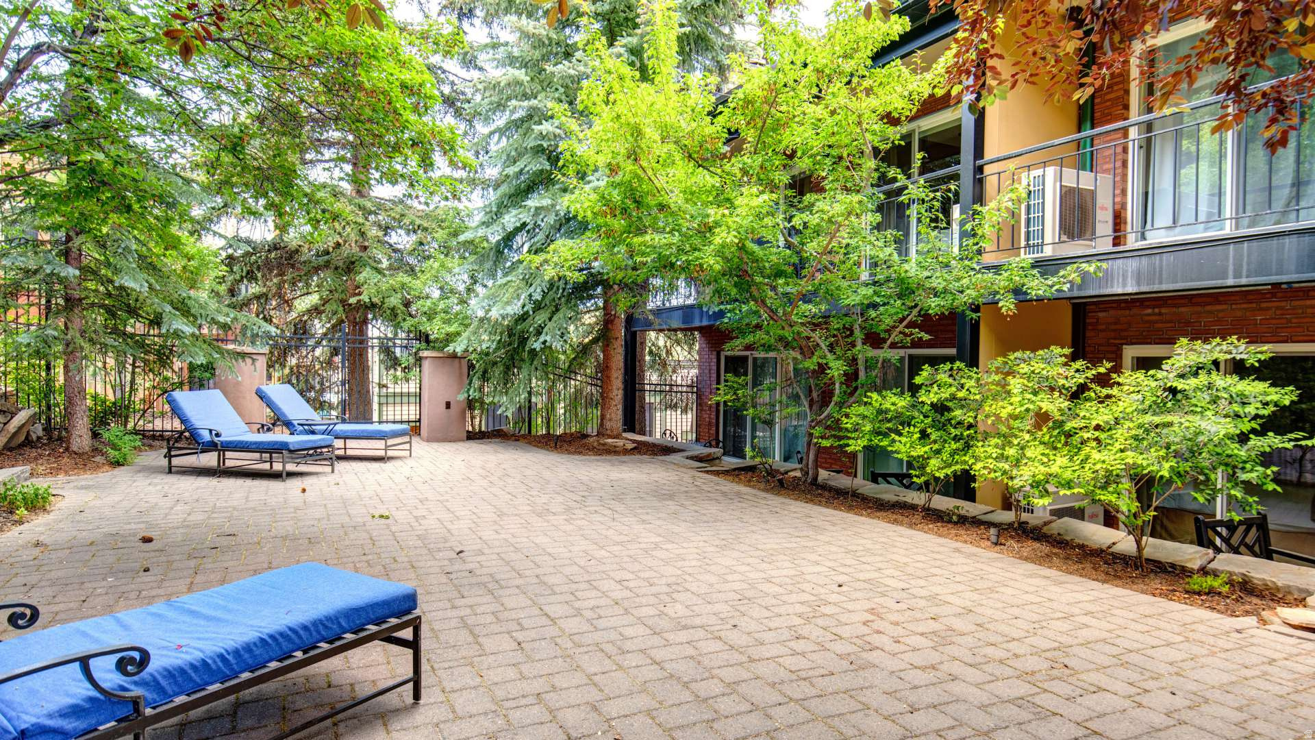 TREASURE MOUNTAIN INN - Residential