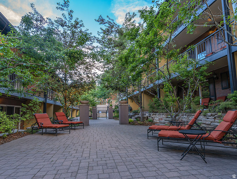 TREASURE MOUNTAIN INN - Residential