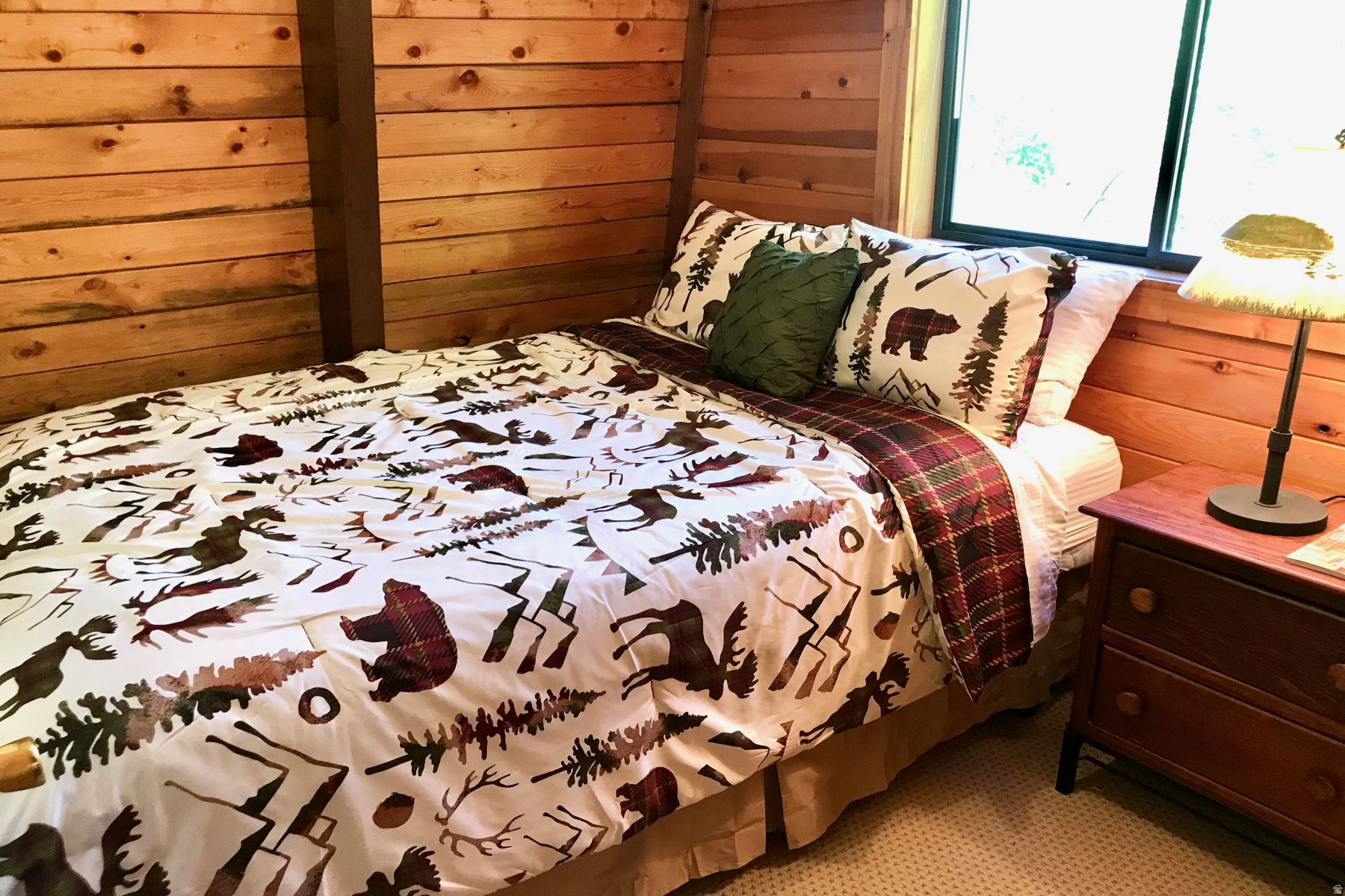 PINE HOLLOW ESTATES - Residential