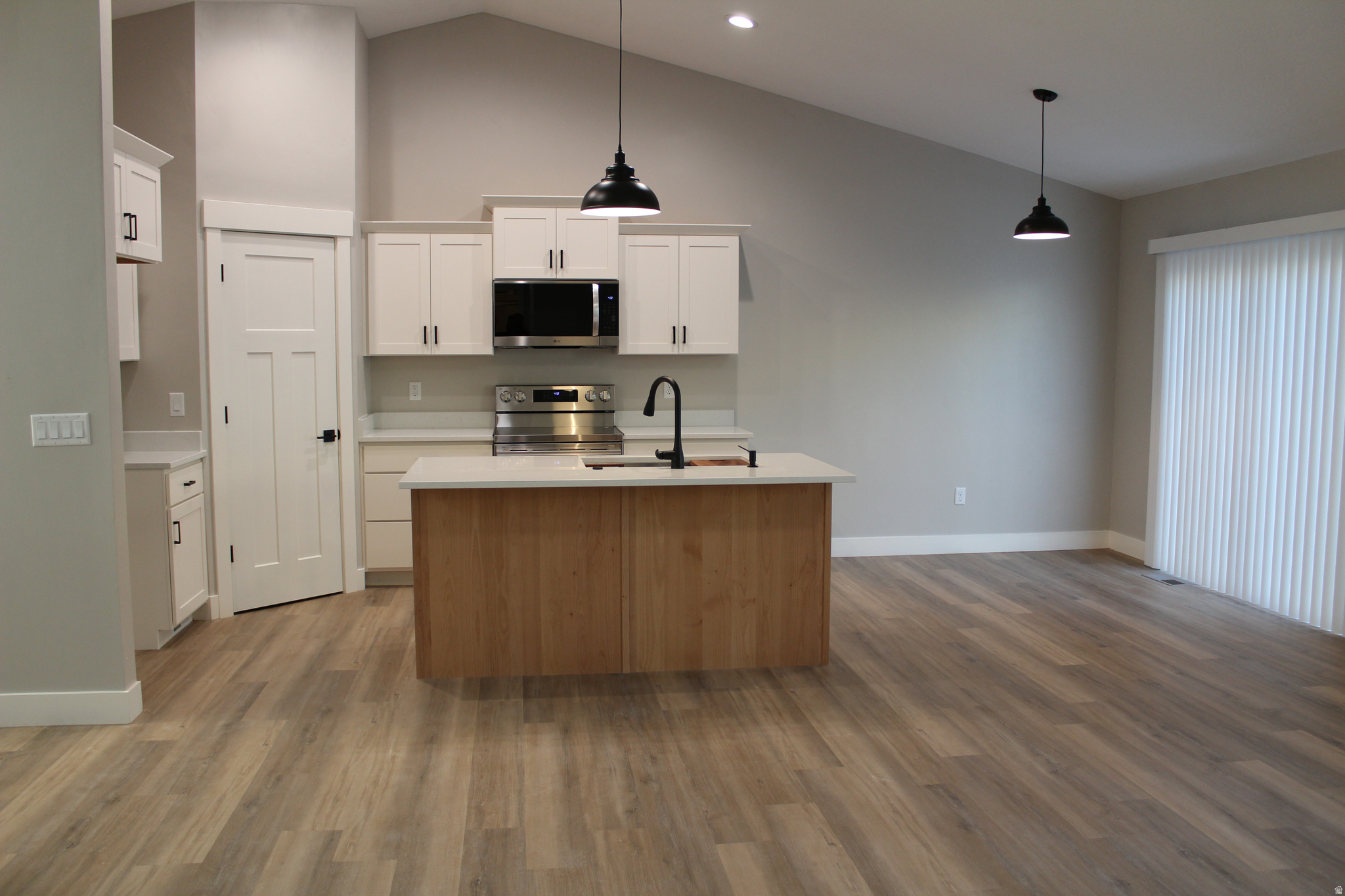 HUNTER COVE - Residential