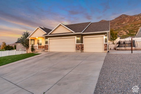 Tiny photo for 328 N APPLEVIEW DR, Santaquin, UT 84655 (MLS # 2189947)
