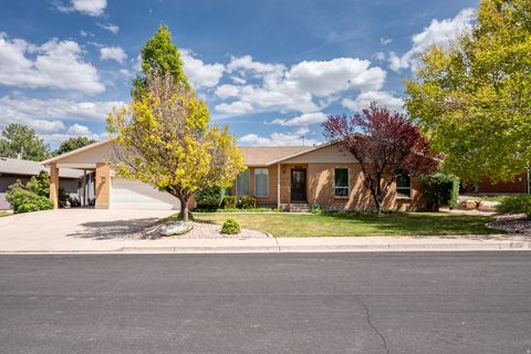 Photo of 1069 S CEDAR KNOLLS DR W, Cedar City, UT 84720 (MLS # 2152550)