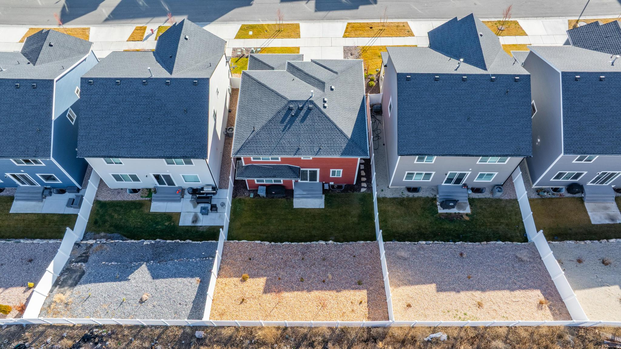 EMERALD CLOVER - Residential