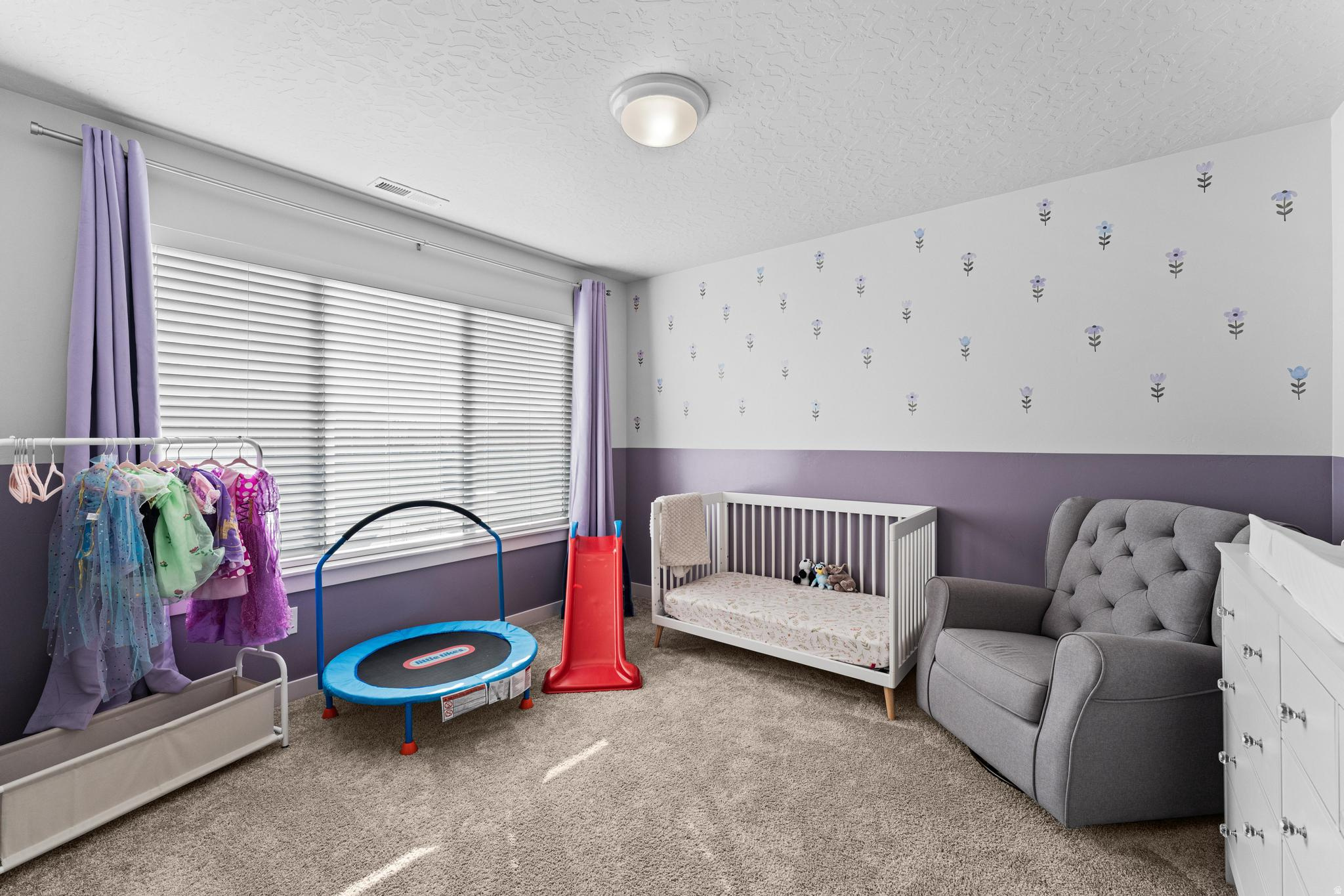 EMERALD CLOVER - Residential