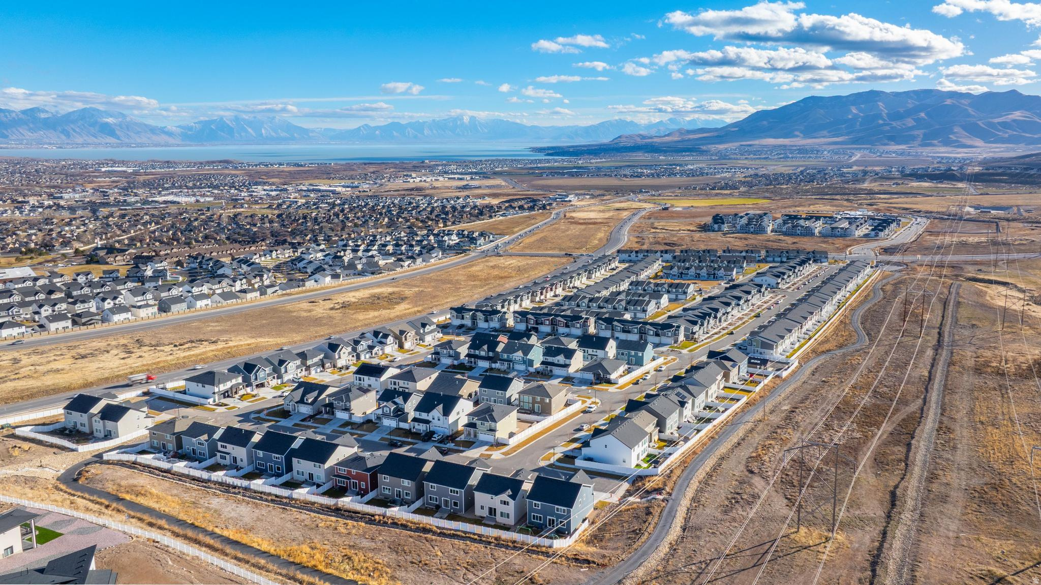 EMERALD CLOVER - Residential