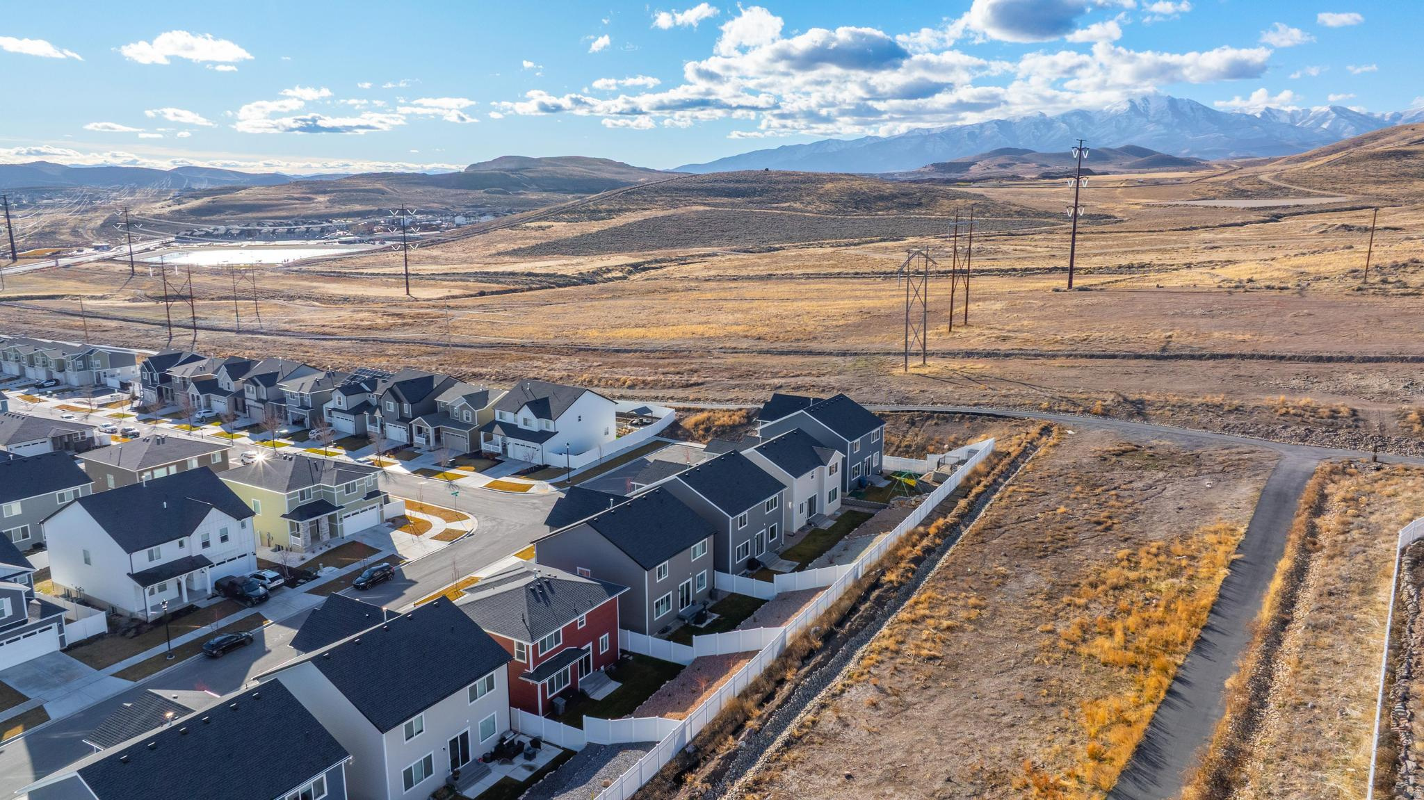 EMERALD CLOVER - Residential