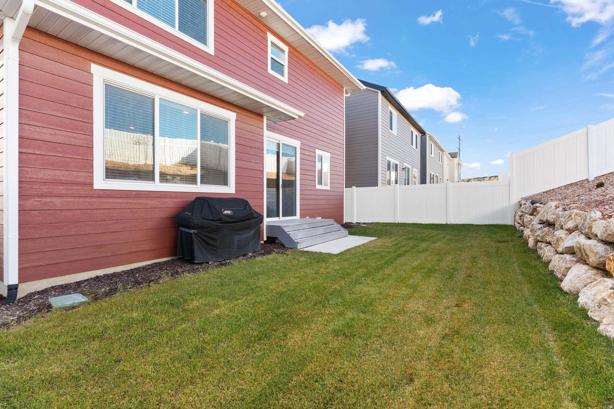 EMERALD CLOVER - Residential