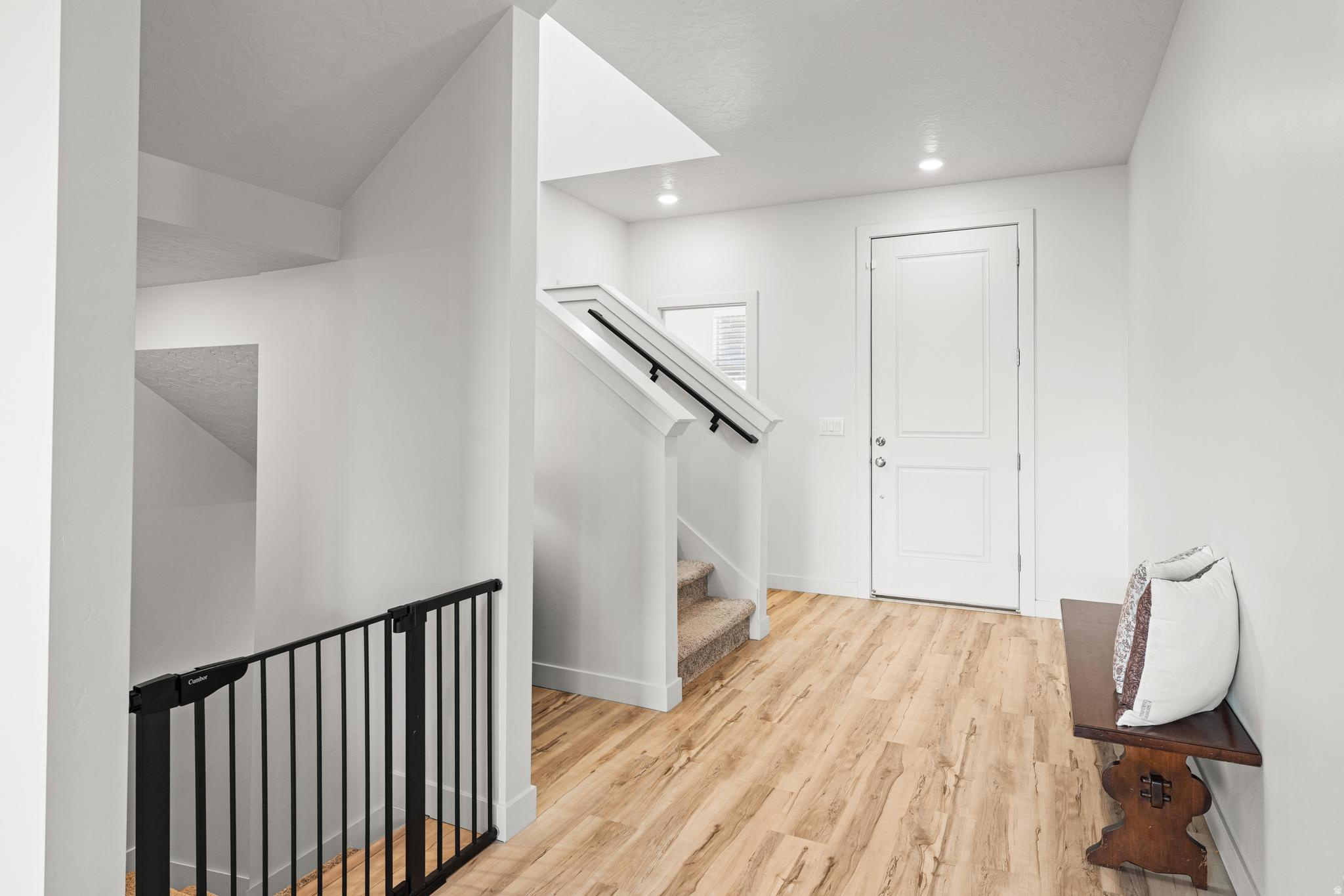 EMERALD CLOVER - Residential