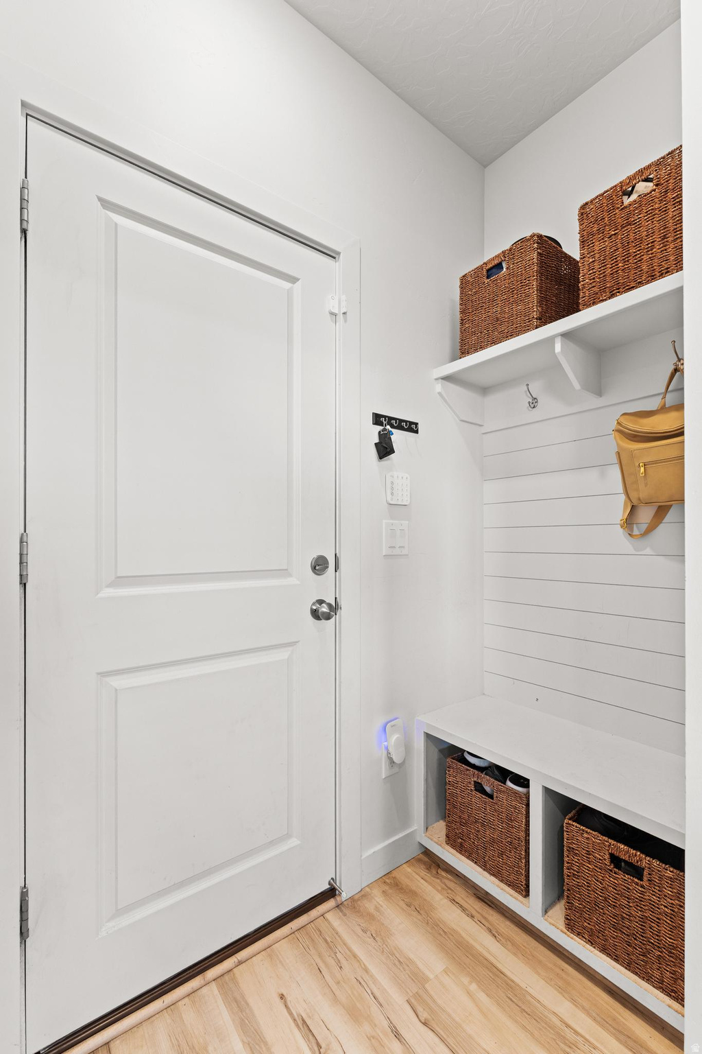 EMERALD CLOVER - Residential