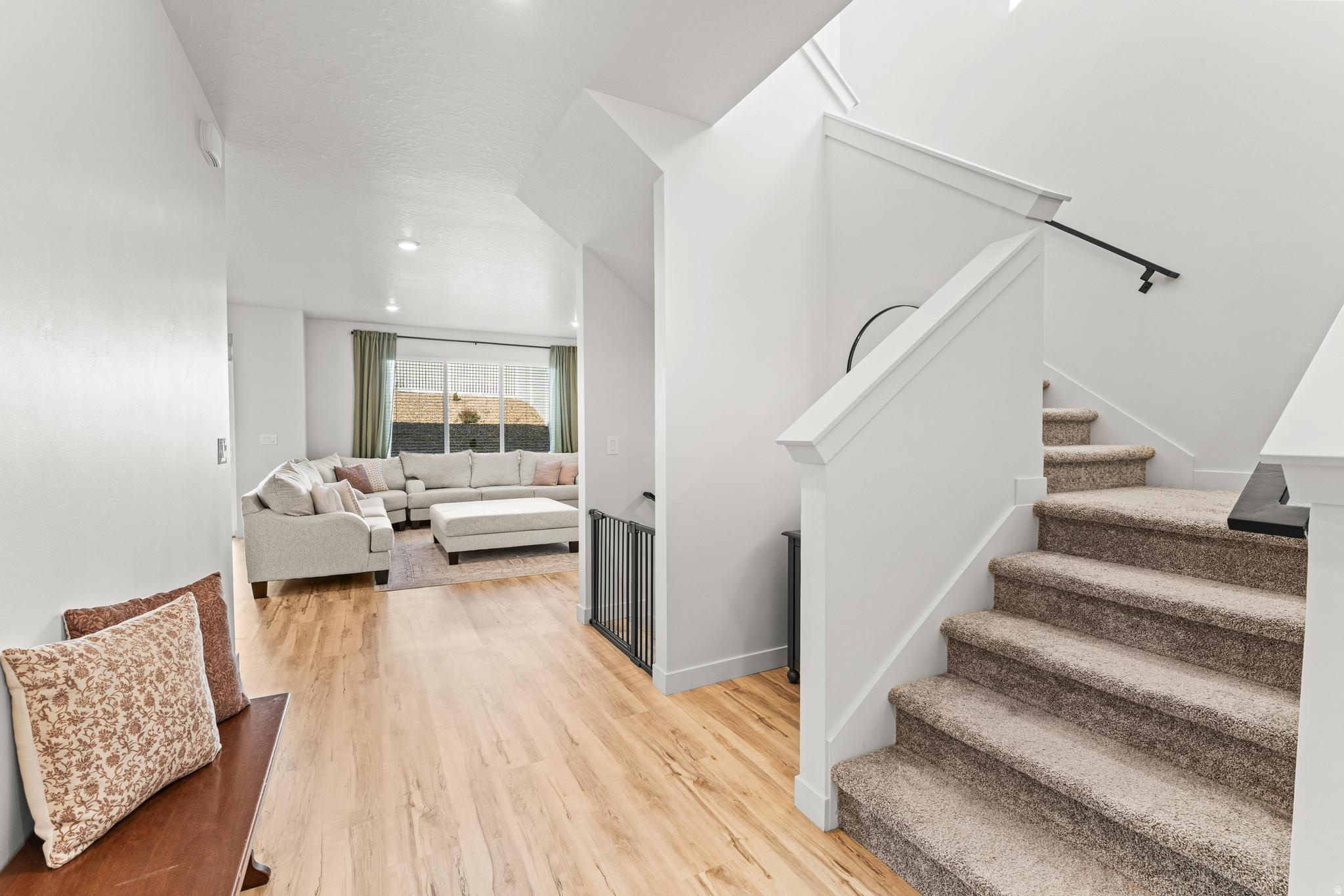 EMERALD CLOVER - Residential