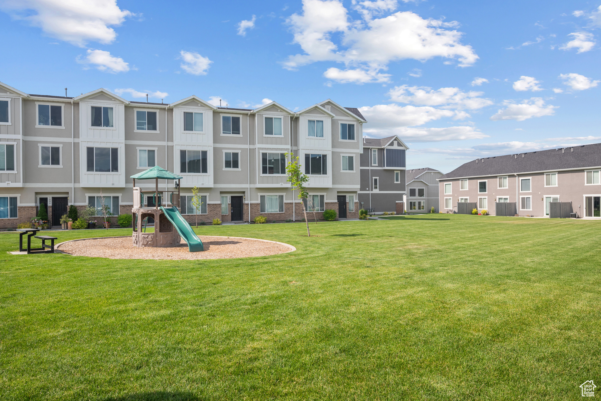 LAKEVIEW - Residential