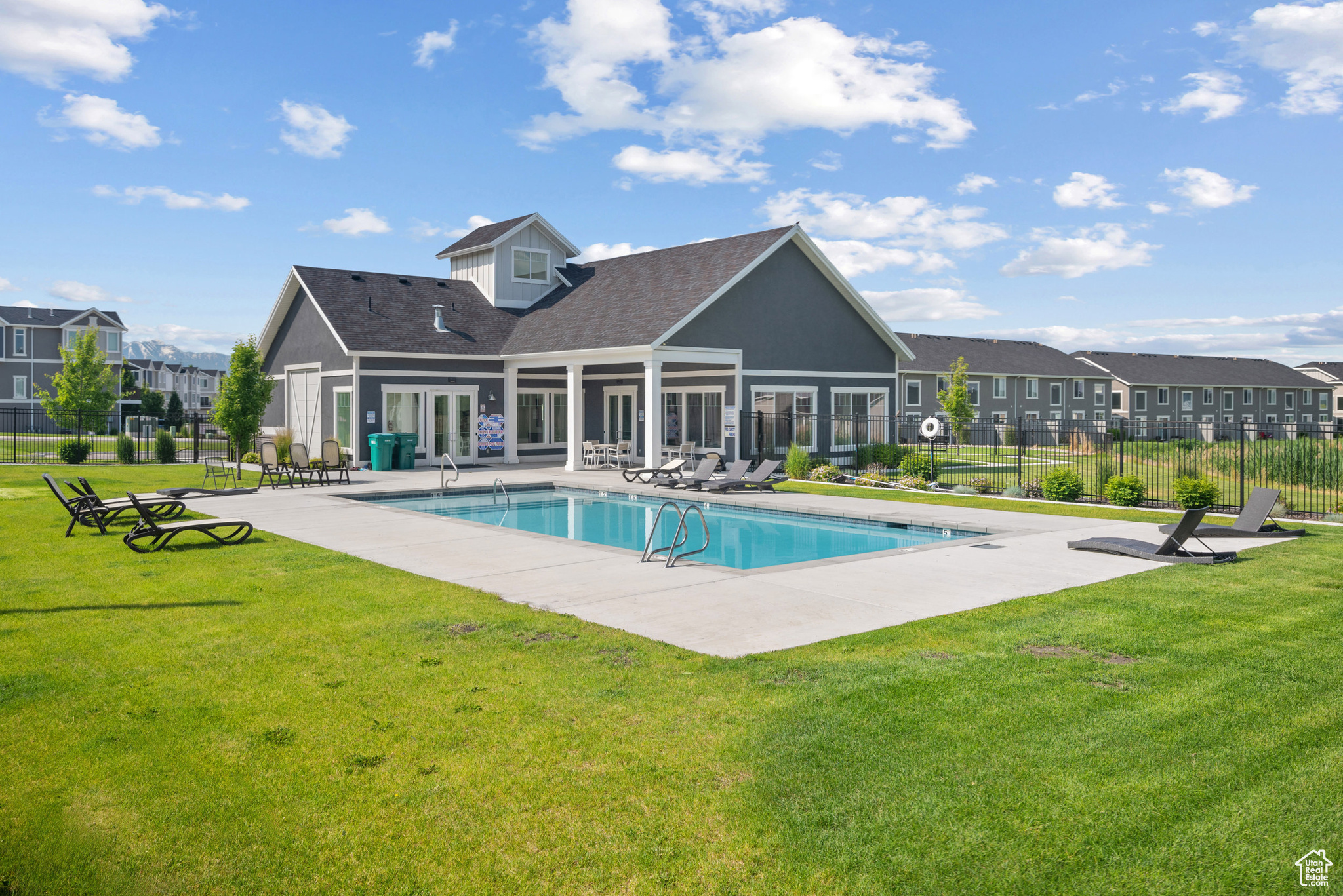 LAKEVIEW - Residential