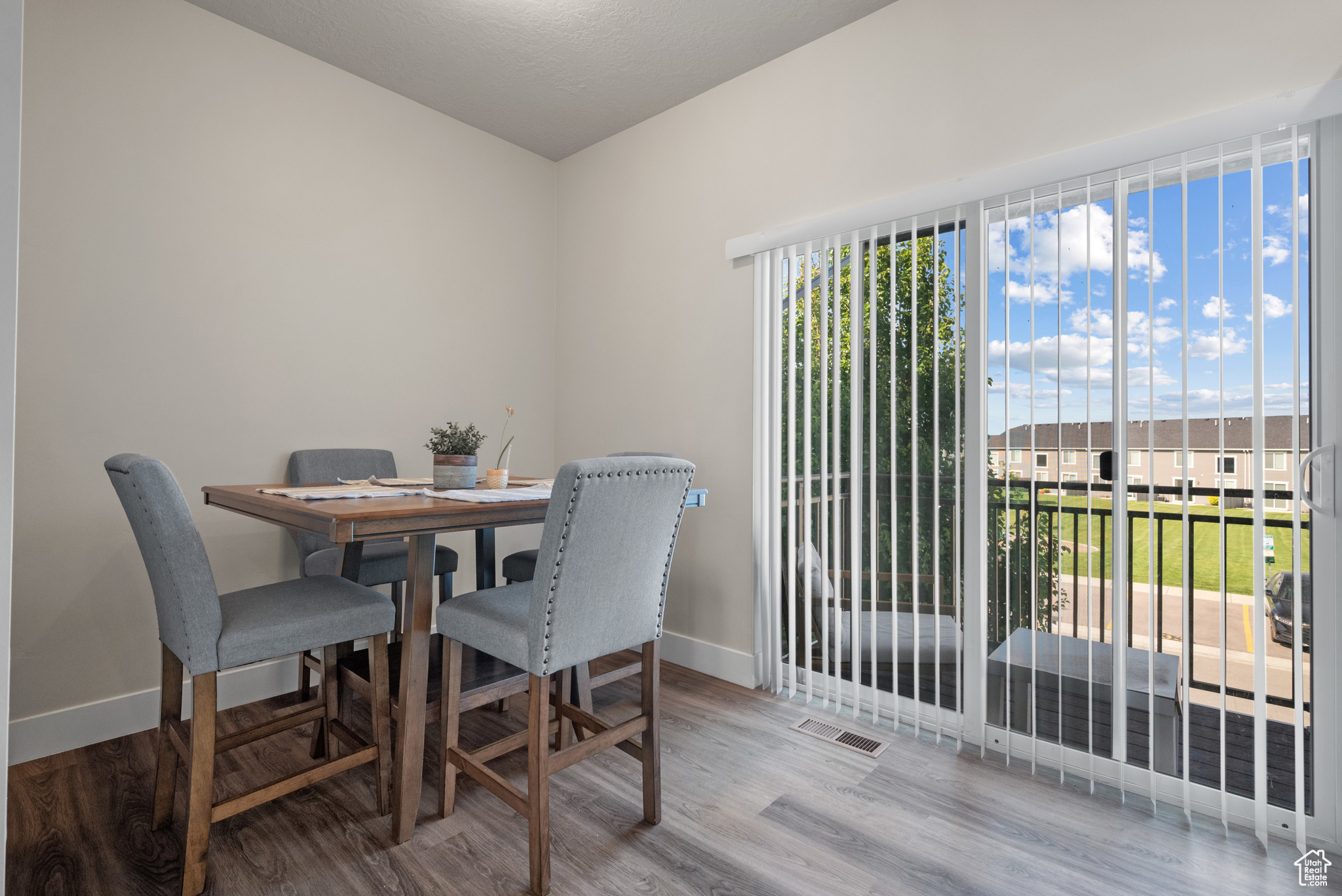 LAKEVIEW - Residential