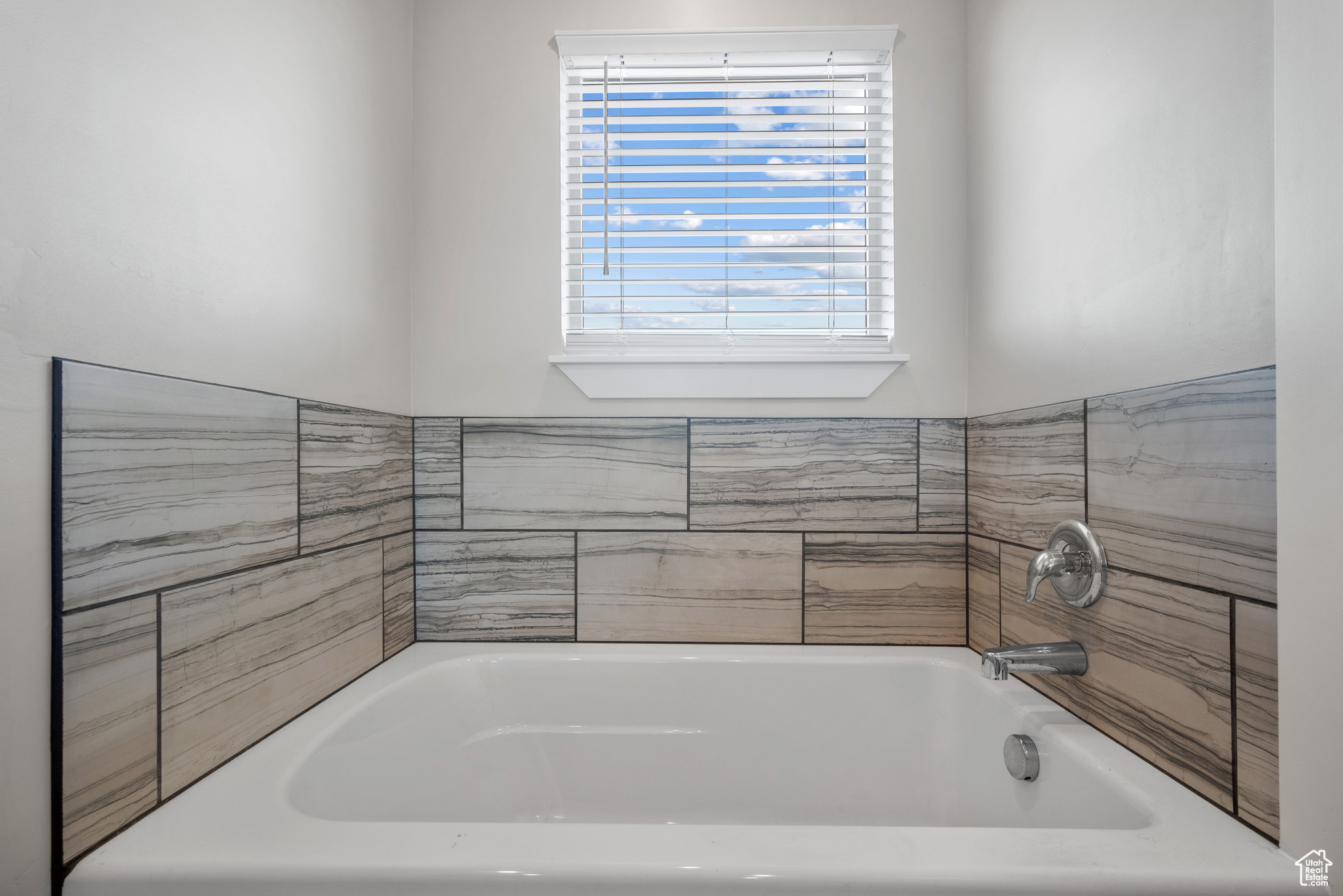 LAKEVIEW - Residential