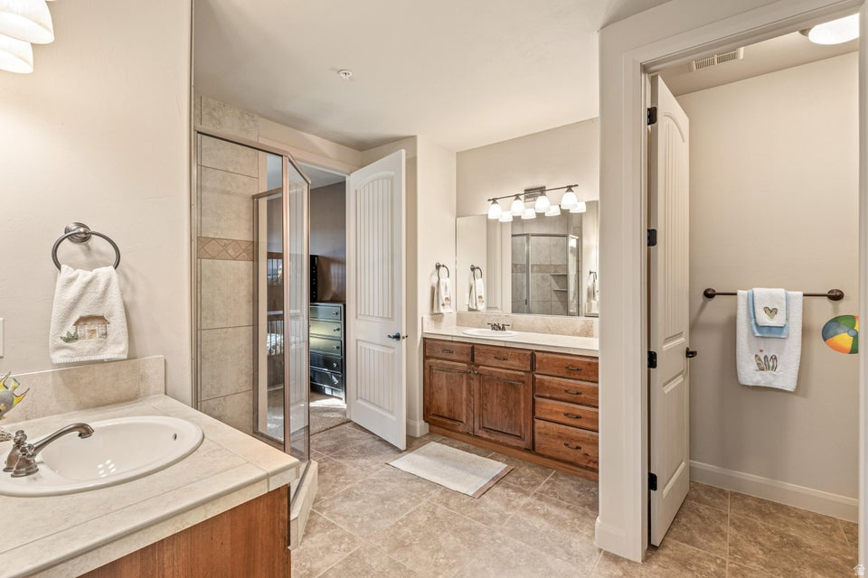 BLACKROCK CONDOS AT STONEBRIDGE - Residential