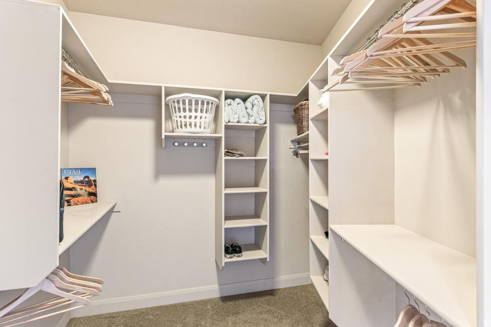 BLACKROCK CONDOS AT STONEBRIDGE - Residential