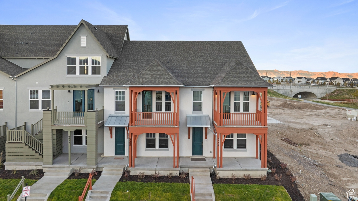 DAYBREAK - Residential