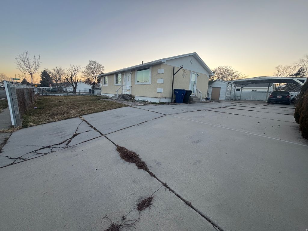 Photo of 5280 S 5420 W, Kearns, UT 84118 (MLS # 2131719)