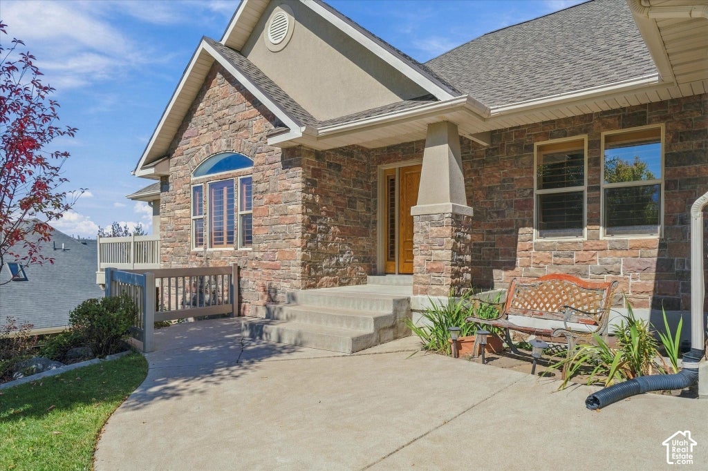 Photo of 1553 OAKVIEW DR, Logan, UT 84321 (MLS # 2188181)
