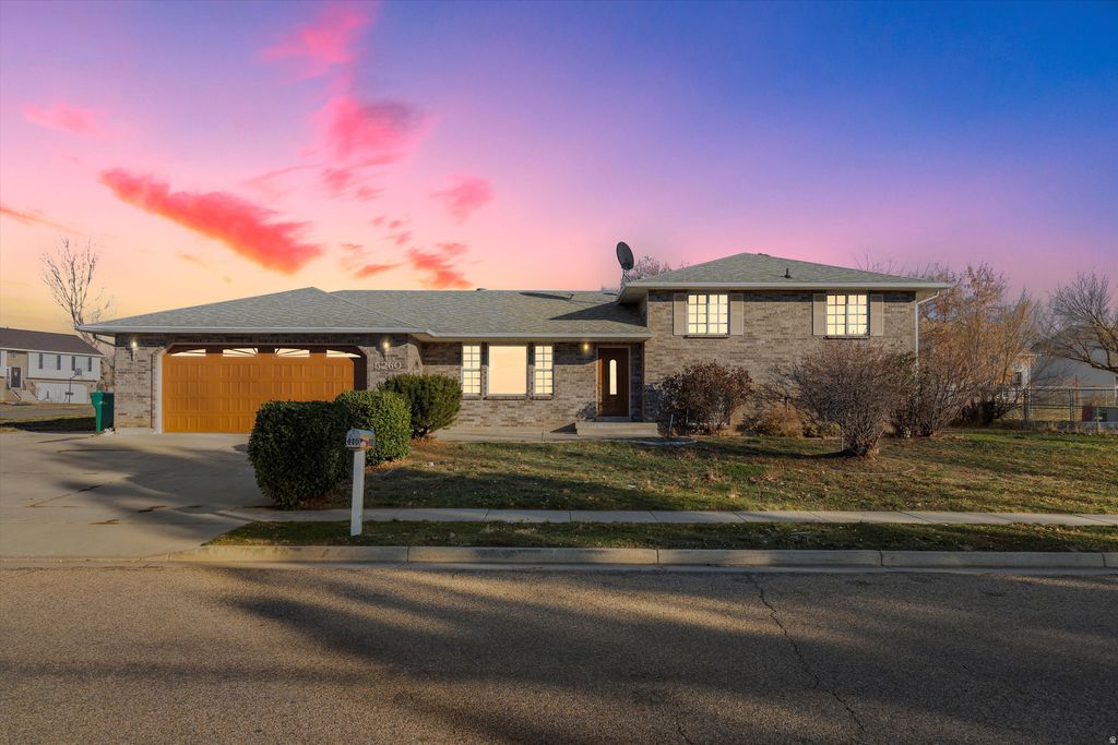 Photo of 5260 S 2700 W, Roy, UT 84067 (MLS # 2128544)