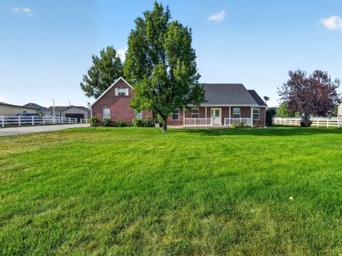 Photo of 5646 W 4000 S, Hooper, UT 84315 (MLS # 2181637)