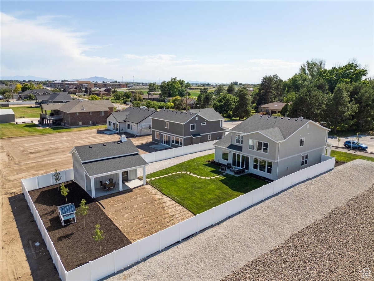 BRISTOL FARMS - Residential