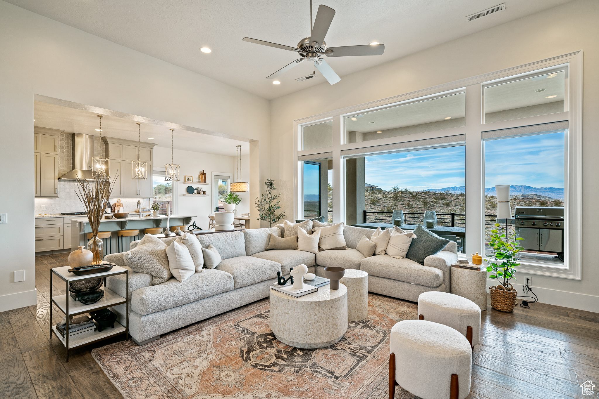 DESERTS EDGE PH 3 - Residential