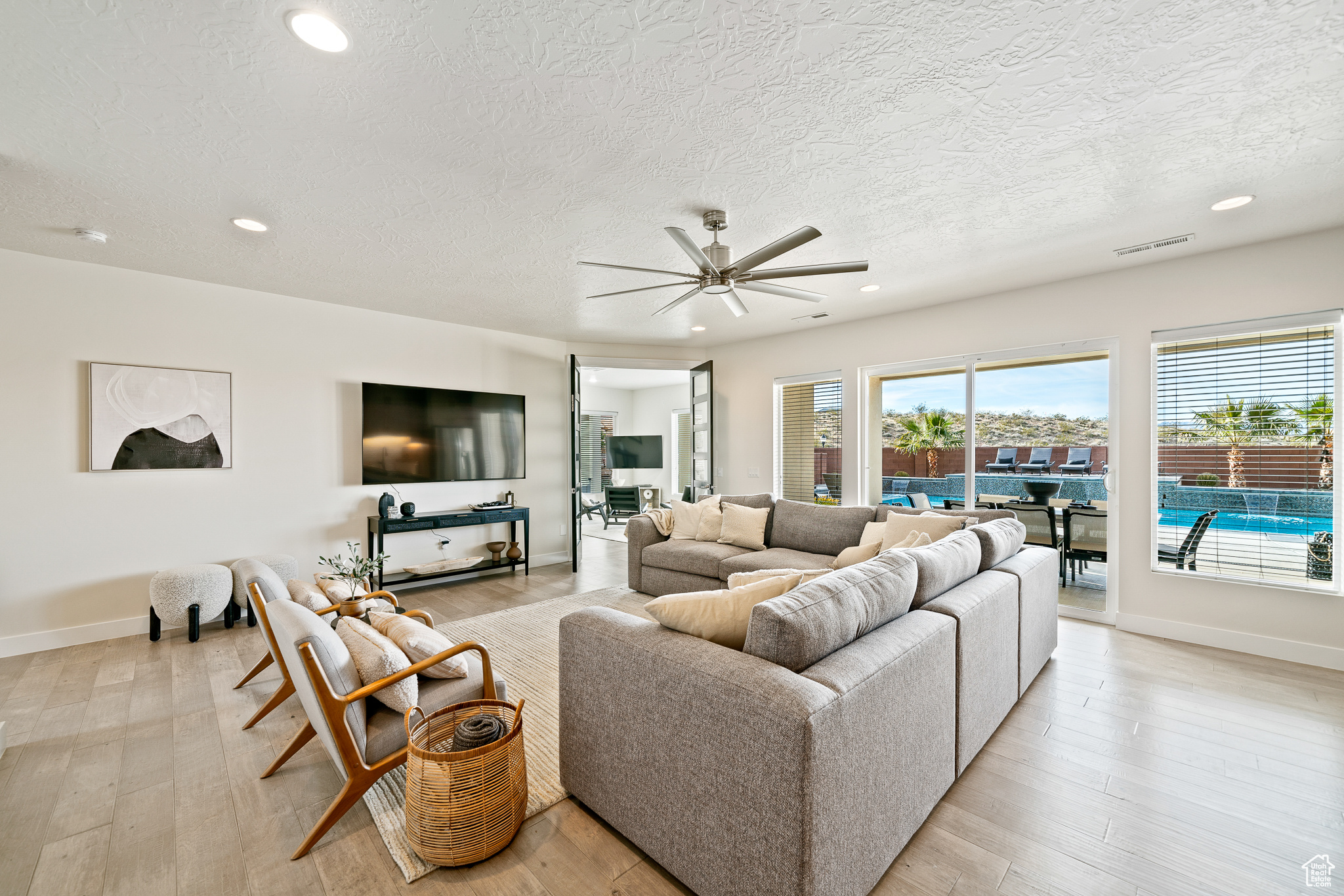 DESERTS EDGE PH 3 - Residential